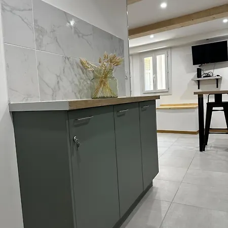 Appartement F2 Quartier Des Arts St Raphael Saint-Raphaël